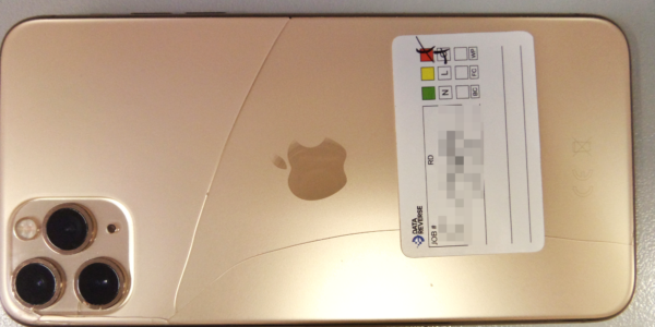 Apple iPhone 11 Pro Max heruntergefallen abgestürzt